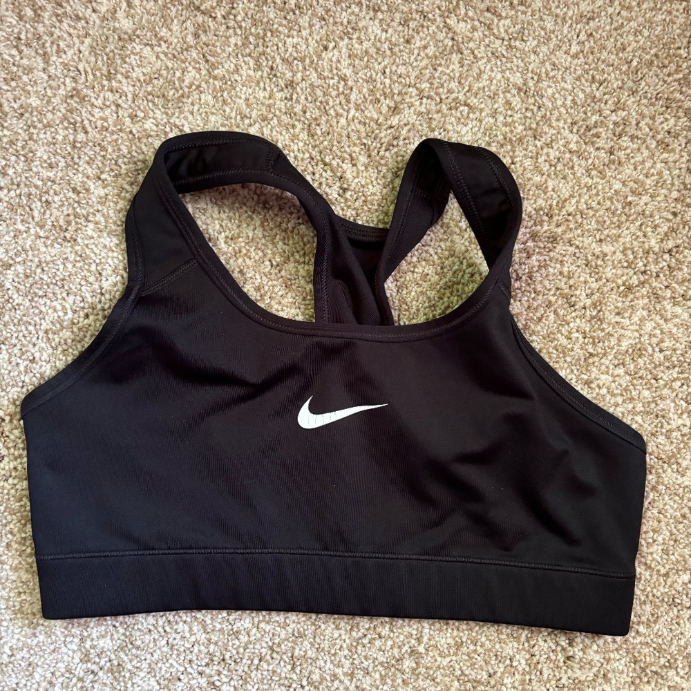 Nike Swoosh Bra